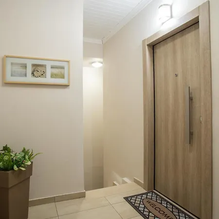 Manolias Center Nydri (Lefkada)
